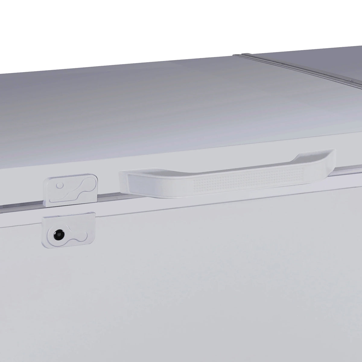 White 17 Cu. ft. Chest Freezer H6060