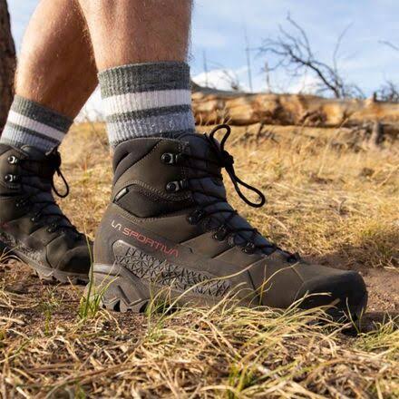 Men's Wide High GTX Hiking Boots Y360