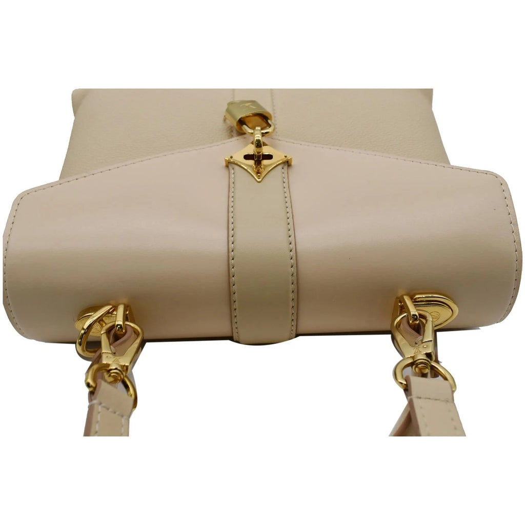 Pre-owned Grained Leather Top Handle Crossbody Bag M59705