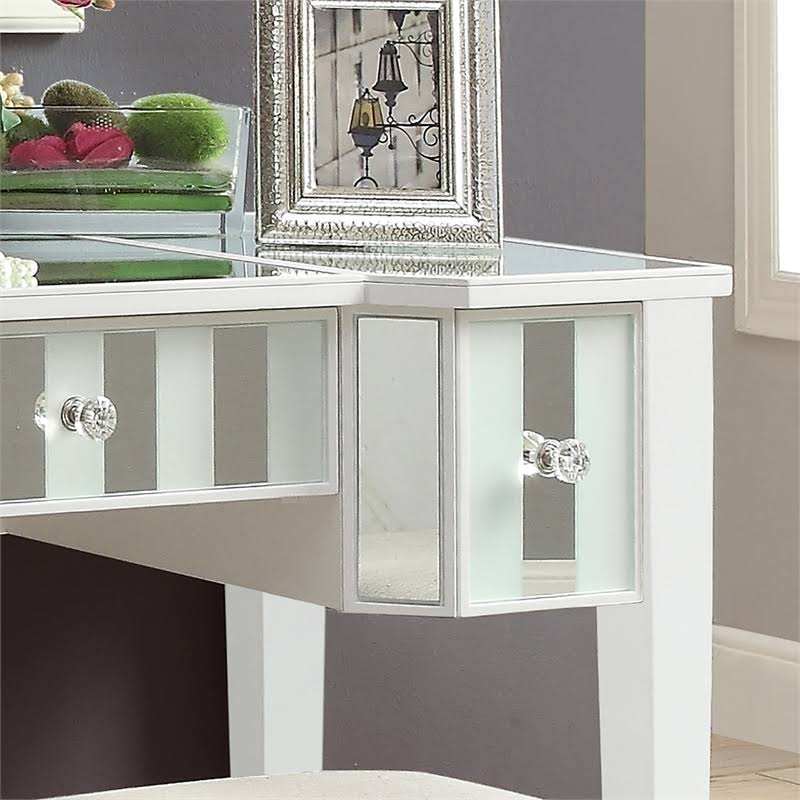 White Contemporary Vanity Set W3151