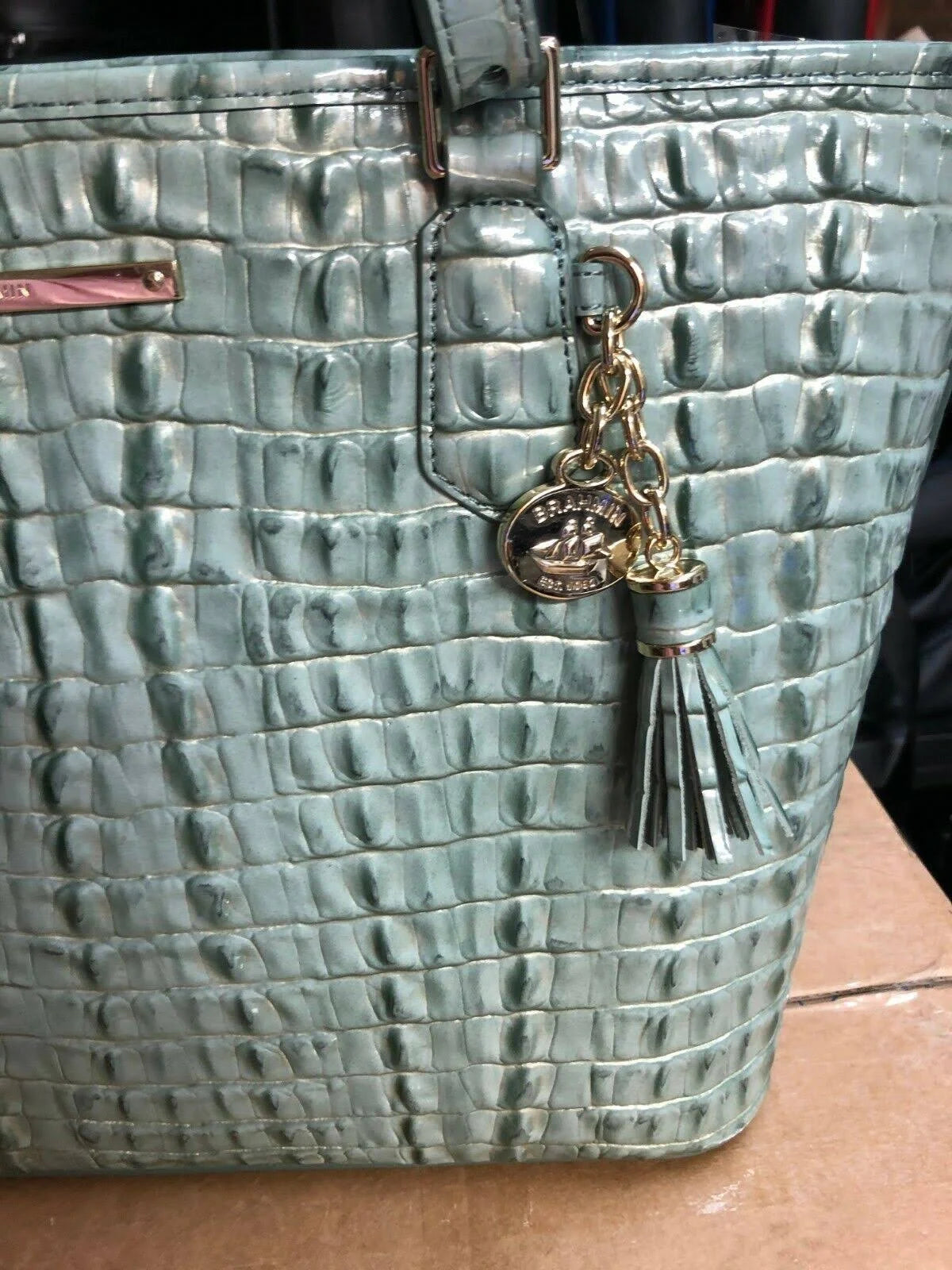 Medium Tote A487