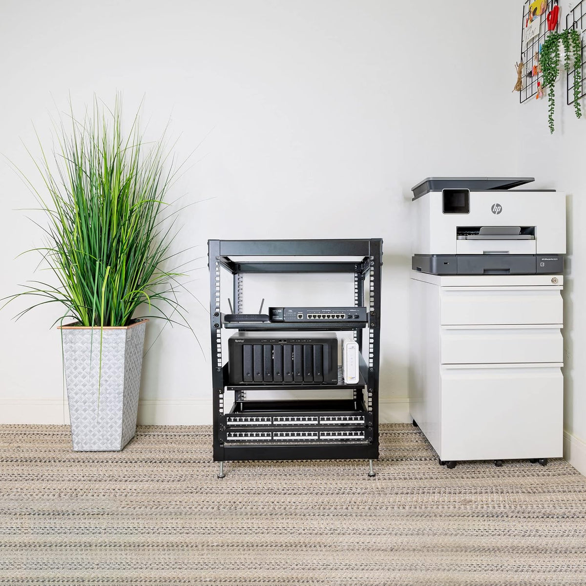 15U Server Rack with 2 Shelves N902622