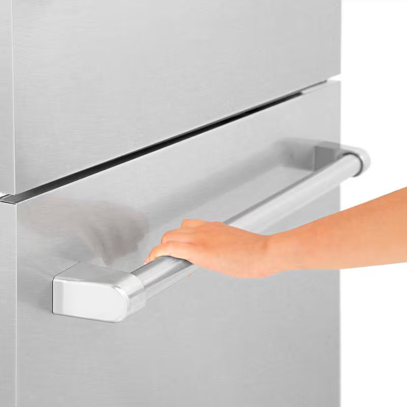 2-Door Bottom Freezer Refrigerator with Water and Ice Dispenser Z68020